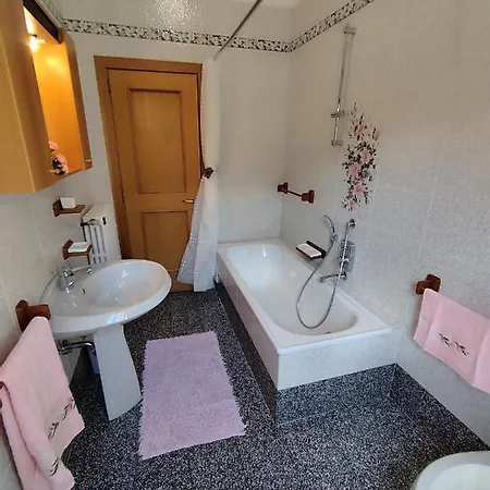 Salagona Apartment *